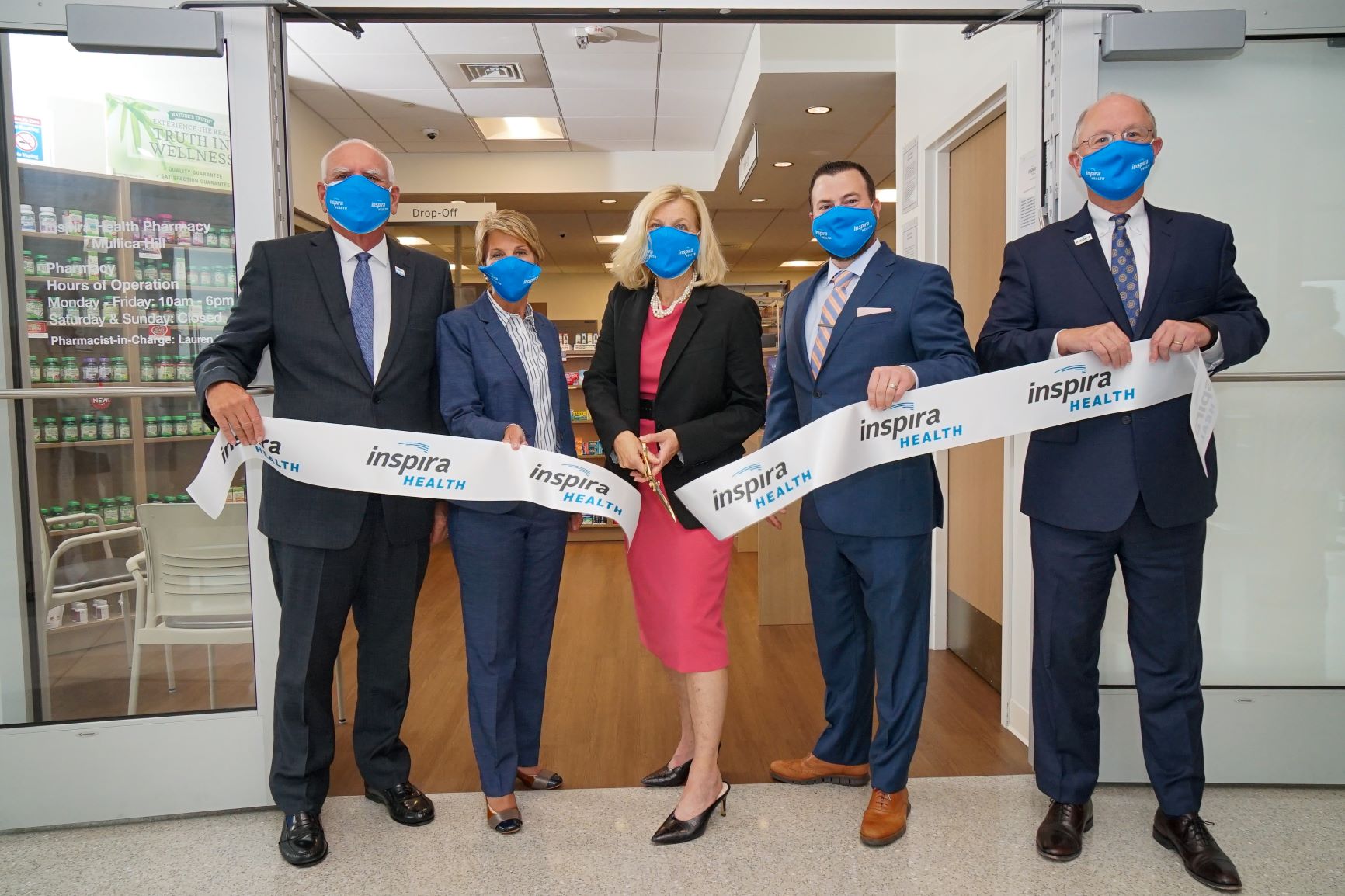 Inspira Employees celebrating the oprning of the Pharmacy Inspira Medical Center Vineland