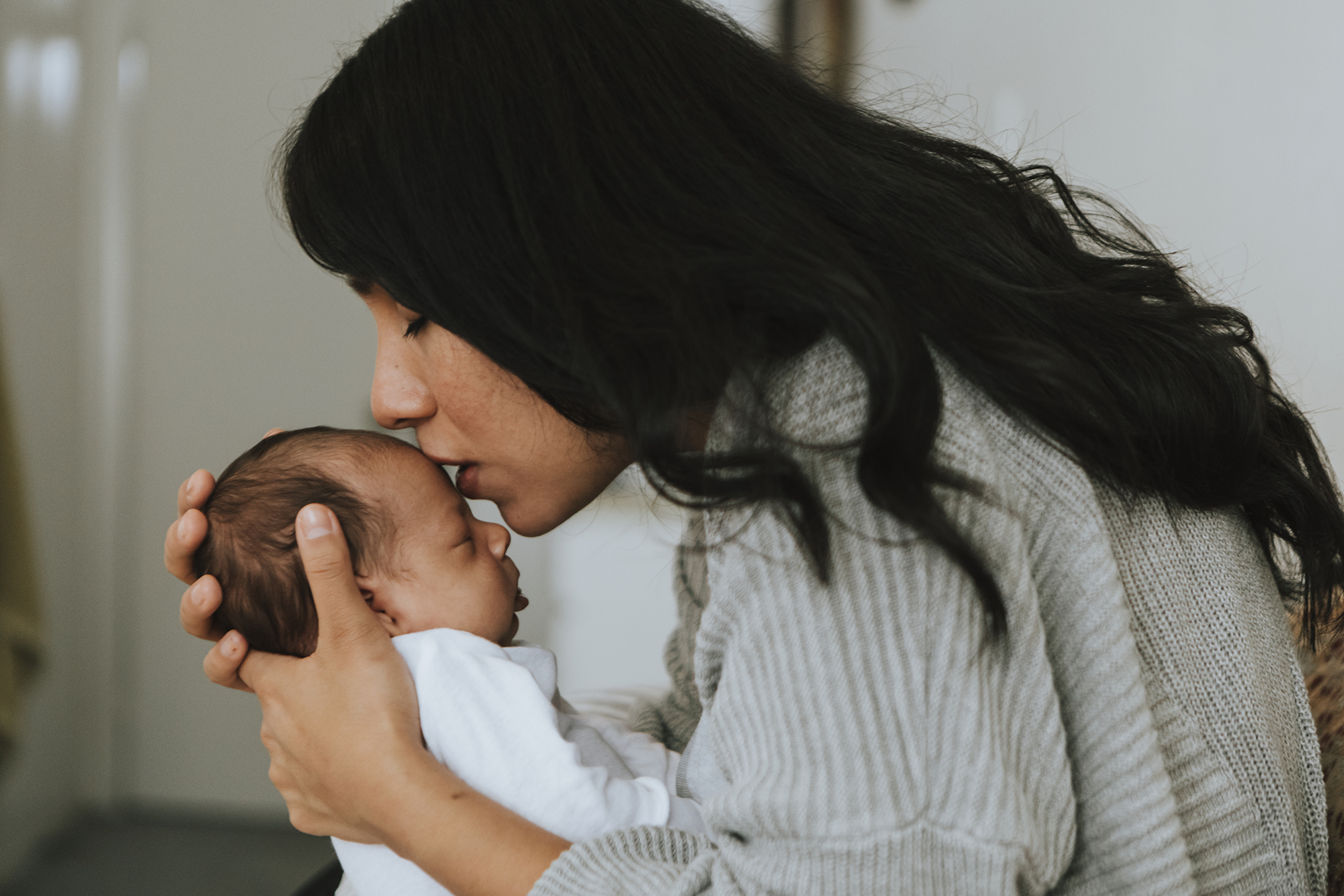 10+ Ways Giving Birth Changes a Woman Physically & Psychologically