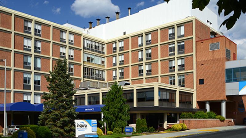 Entrance of Inspira Medical Center Woodbury Location