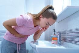 woman feeling morning sickness